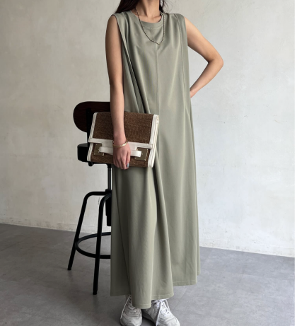 【アウトレット限定商品】UVカット機能付き！ショルダータックノースリカットワンピース