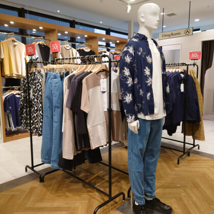 【MAX50%オフ！】春物新作、プライスダウン☆