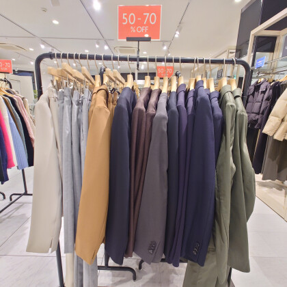 【50%オフ続々！】店内紹介♪