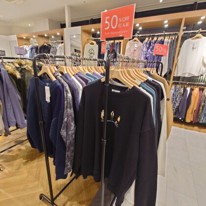 【50%オフ続々！】店内紹介♪