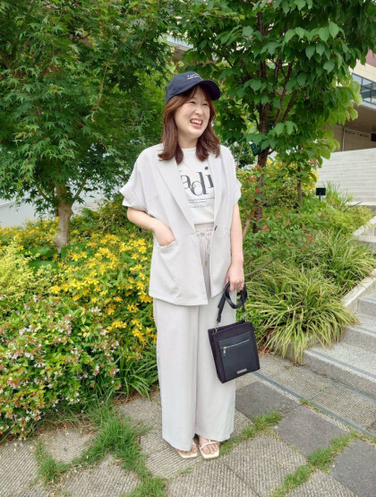【Eprouve】ビジューロゴTシャツ