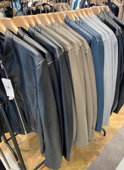【20%オフ！】フェイクレザージャケット♪