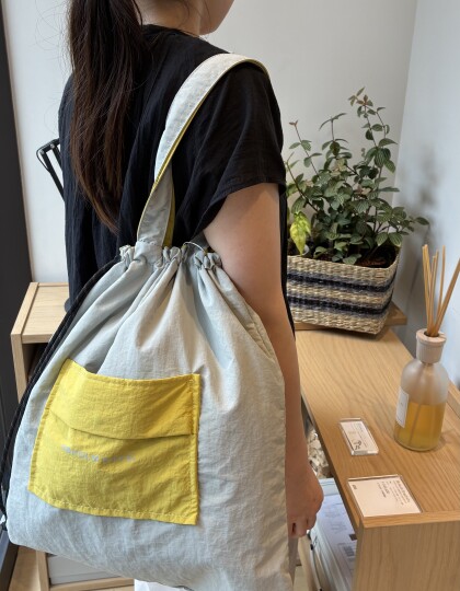 夏の旅行にお供いたします！たっぷり入る【リバーシブルBAG】