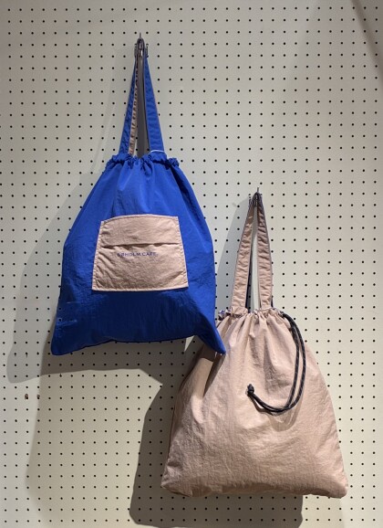 夏の旅行にお供いたします！たっぷり入る【リバーシブルBAG】