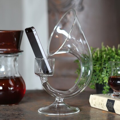 【RECOMMEND】スマホを置くだけで音楽が響くガラスのスピーカー"GLASS SOUND EXPANDER"