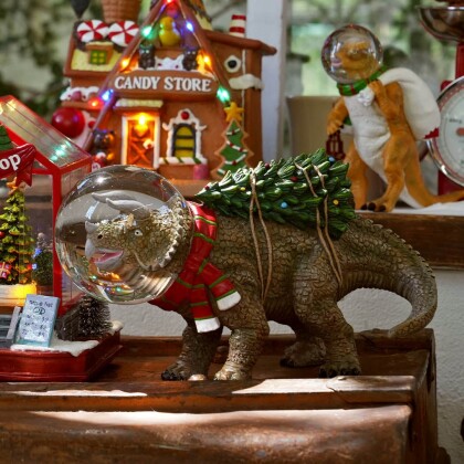 【HOLIDAY】なんだか愛おしい、恐竜たちのスノードーム