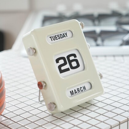【NEW ARRIVAL】毎日を楽しくする”PERPETUAL CALENDAR” が入荷しました!
