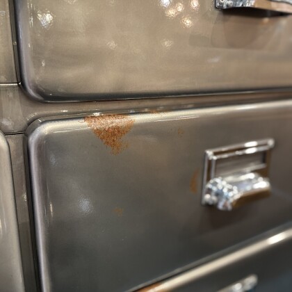 【RECOMMEND】金属の質感をそのまに。RAW FINISH家具の魅力