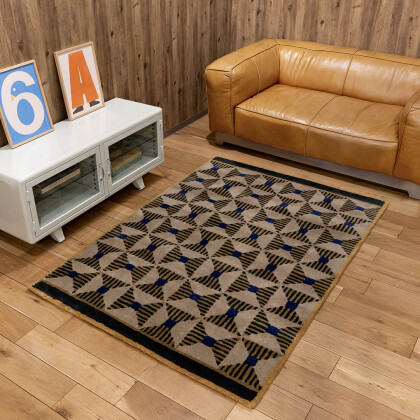 【NEW ARRIVAL】オリジナルの配色で仕上げた、長く愛せるウールラグ