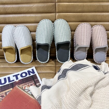 玄関で優しく迎え入れてくれそうな爽やかカラーのルームシューズ☺︎