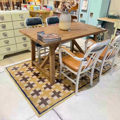 【NEW ARRIVAL】オリジナルの配色で仕上げた、長く愛せるウールラグ