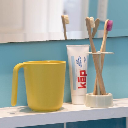 4 HOLES TOOTHBRUSH HOLDER 
