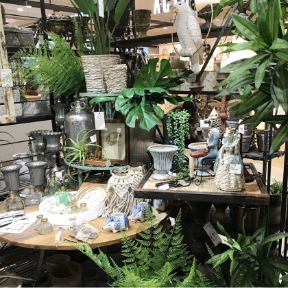 不思議の国へ誘う コベントガーデンバザール ショップトピックス グランベリーパーク