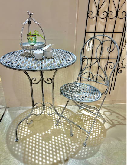 お庭で過ごす、特別なひとときーガーデンテーブル&チェア特集