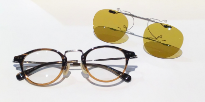 フリップ付眼鏡フレーム入荷しました。