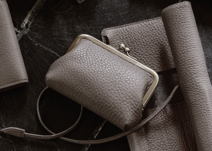 【土屋鞄製造所】「トーンオイルヌメ」シリーズに数量限定色が登場!