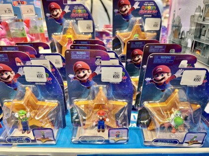 『ザ・スーパーマリオギャラクシー・ムービー』関連玩具、好評販売中！