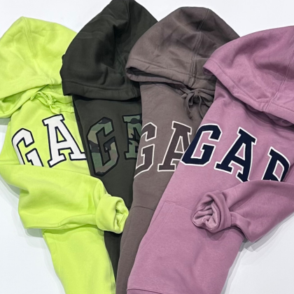 【新作入荷‼︎】大人気GAPロゴパーカーにNEWカラー登場🌈
