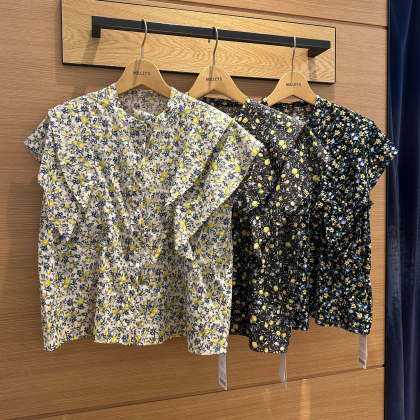 1枚で着映えフルーツプリントブラウス🍋🫐