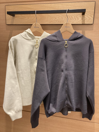 ⭐️超軽量ニットZIPパーカー⭐️