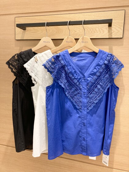💙Ｖレース使いブラウス💙