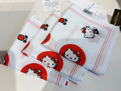 HELLO KITTYとのコラボ商品✨