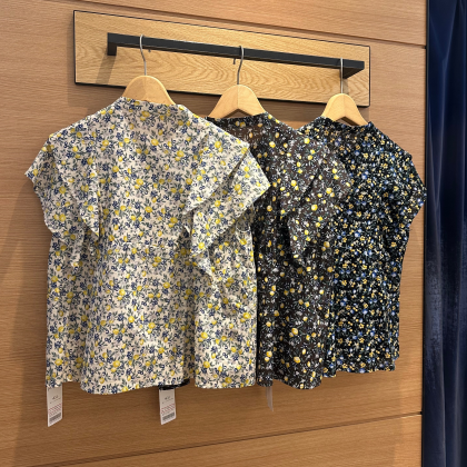 1枚で着映えフルーツプリントブラウス🍋🫐