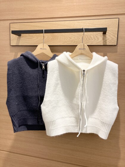 30%off⭐️ショートフーディニットベスト⭐️