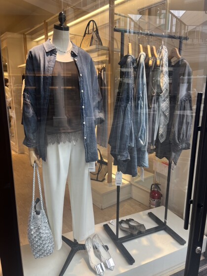 定番人気シアーデニムシャツ✨