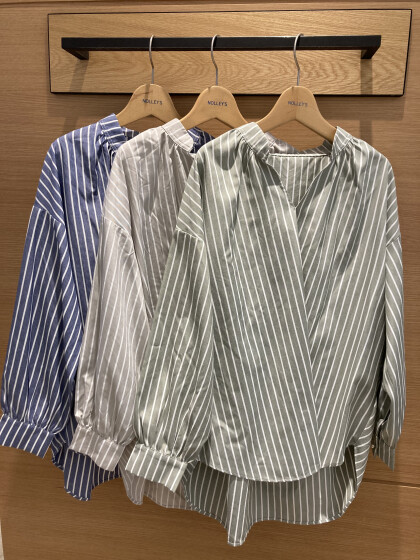 ⭐️バックギャザーストライプシャツ⭐️