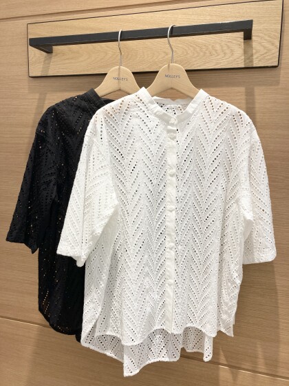 🌿リーフ刺繍シャツブラウス🌿