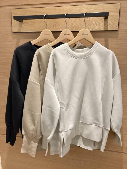 ⭐️軽量ボンディングプルオーバー⭐️