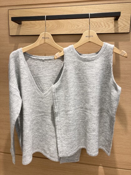⭐️AIRWARMタンク+Vネックニットセット⭐️