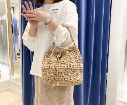 ⭐️ウッドビーズ編み巾着ショルダーバッグ⭐️