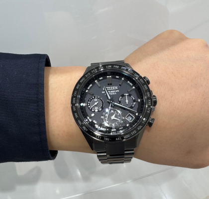 アテッサのブラックチタンモデルのご紹介