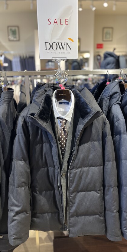 SALE‼️ビジネスシーンにぴったりなダウン登場です