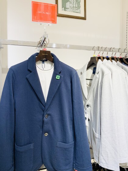 日本製のやわらかスウェット素材のジャケットが半額です❗️
