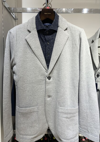 日本製のやわらかスウェット素材のジャケットが半額です❗️