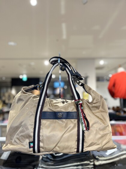 【オロビアンコ】イタリーメイドのブランドバッグ、全品30％OFFです🎵