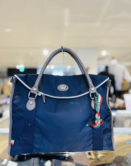 【オロビアンコ】イタリーメイドのブランドバッグ、全品半額です🎵