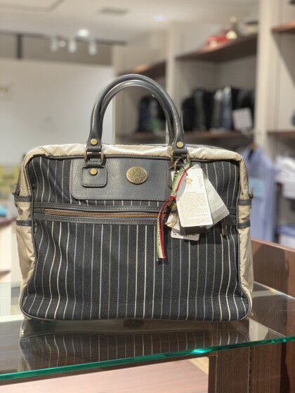 🇮🇹オールイタリーメイドのおしゃれなオロビアンコのバッグ→全品30％OFF🇮🇹