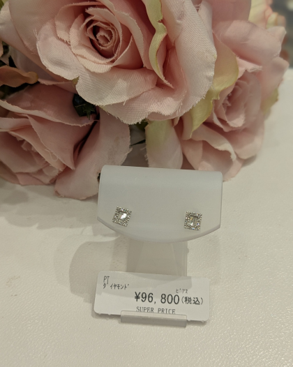 プラチナピアスお買得です✨✨✨