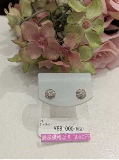 プラチナピアスお買得です✨✨✨