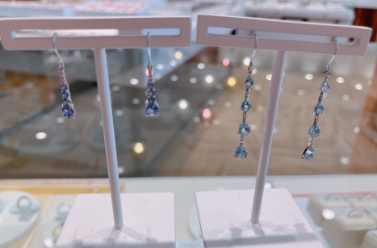 カラフル🌈色石ピアス
