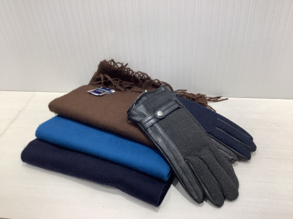 マフラー、手袋入荷いたしました！