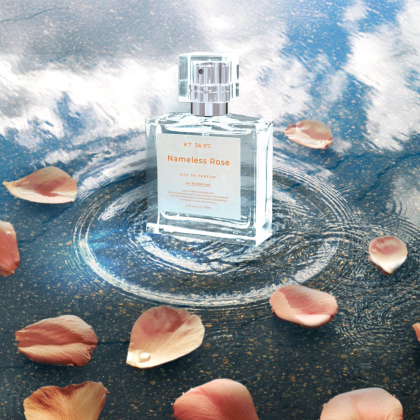 2mlトライアルサイズ入荷🤍\凛と爽やかに香る/Nameless Rose🌹