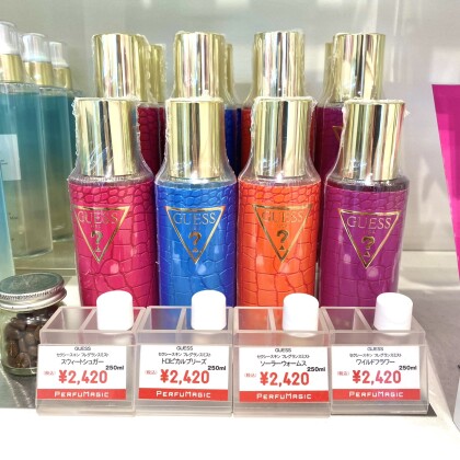 ギフトにもオススメ🎁GUESSフレグランスミスト４種💄💞