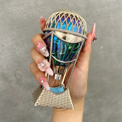 ＼４２％OFF／気球ボトルが目を引く🌈ANNASUI💄コズミックスカイ入荷💙