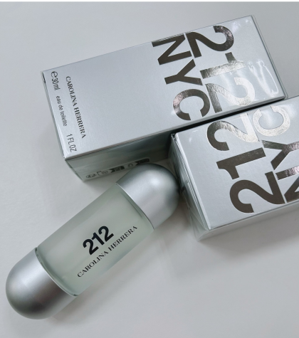 アウトレット価格＼キャロライナヘレラ　２１２／量り売りもはじめました🎀💄💗