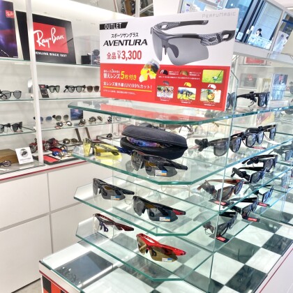 ５０％OFF❕❕替えのレンズ５枚セットで✨３３００円✨スポーツサングラス入荷しました✨